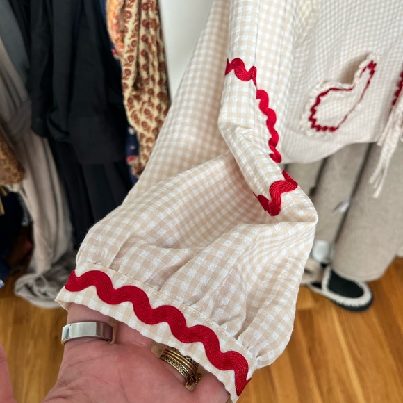 Lace front gingham beige top with heart pocket detail - Picture 8 of 8